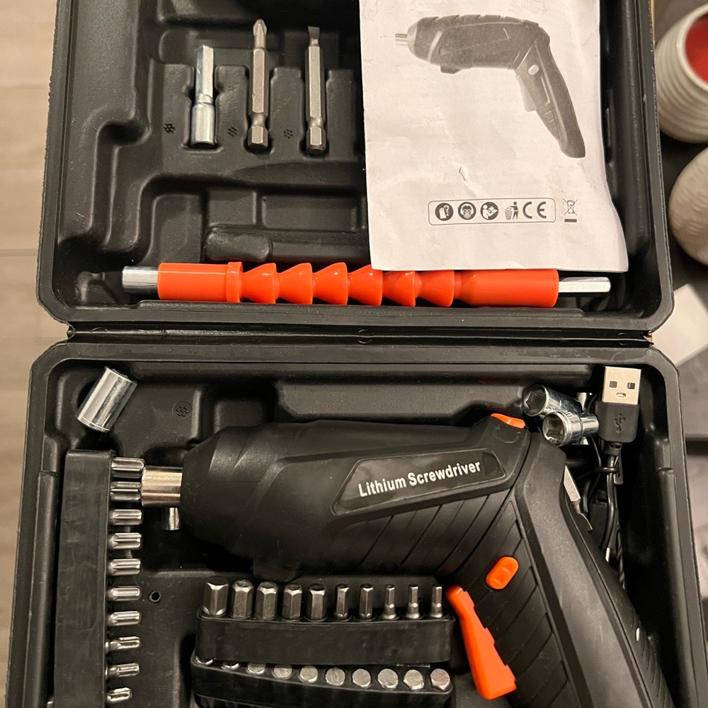 Lithium Screwdriver Set with Accessories